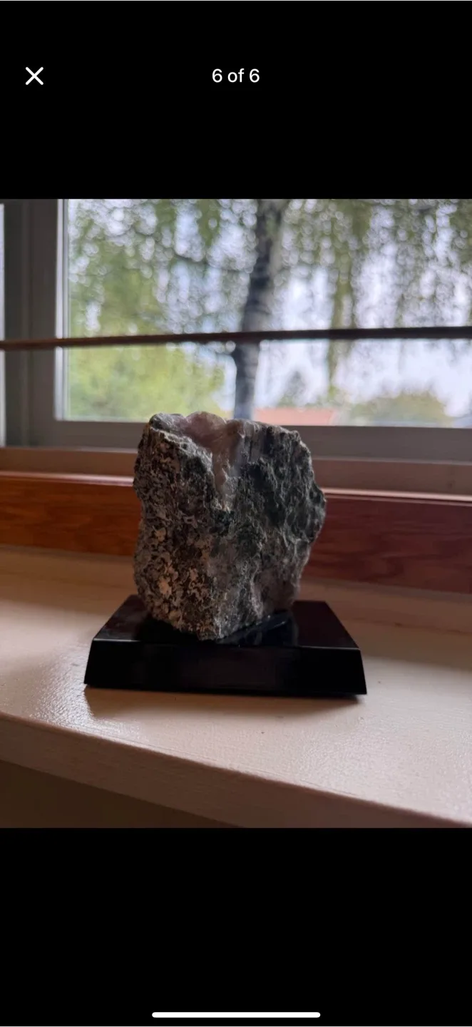 Amethyst on Stand image indicator(6)