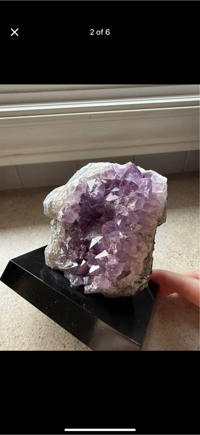 Amethyst on Stand image indicator(2)