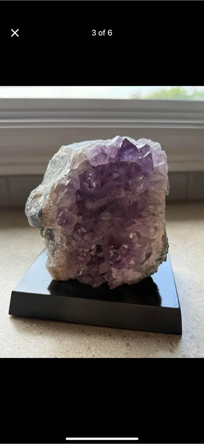 Amethyst on Stand image indicator(3)
