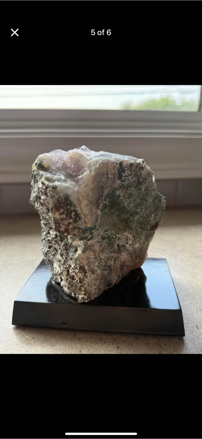 Amethyst on Stand image indicator(5)