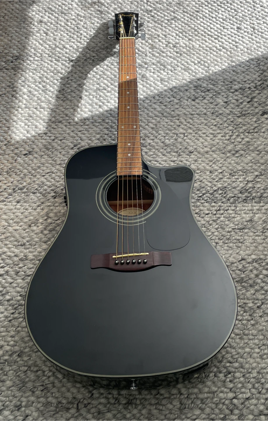 FENDER acoustic guitar