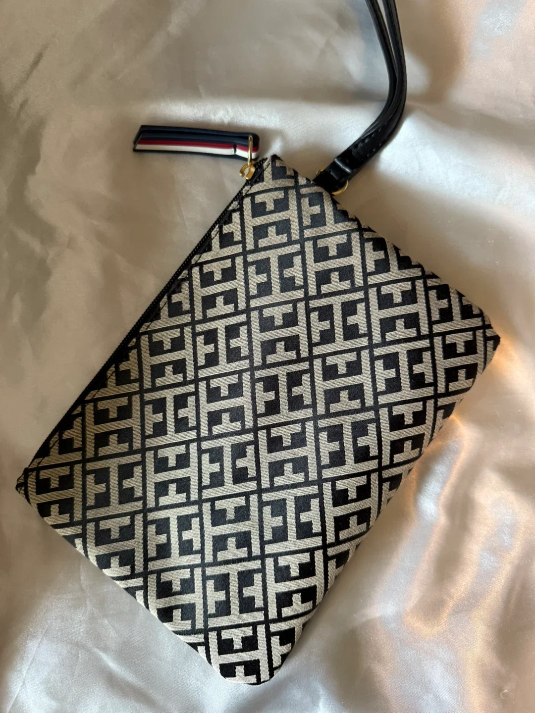 Tommy Hilfiger Patterned Wristlet image indicator(2)