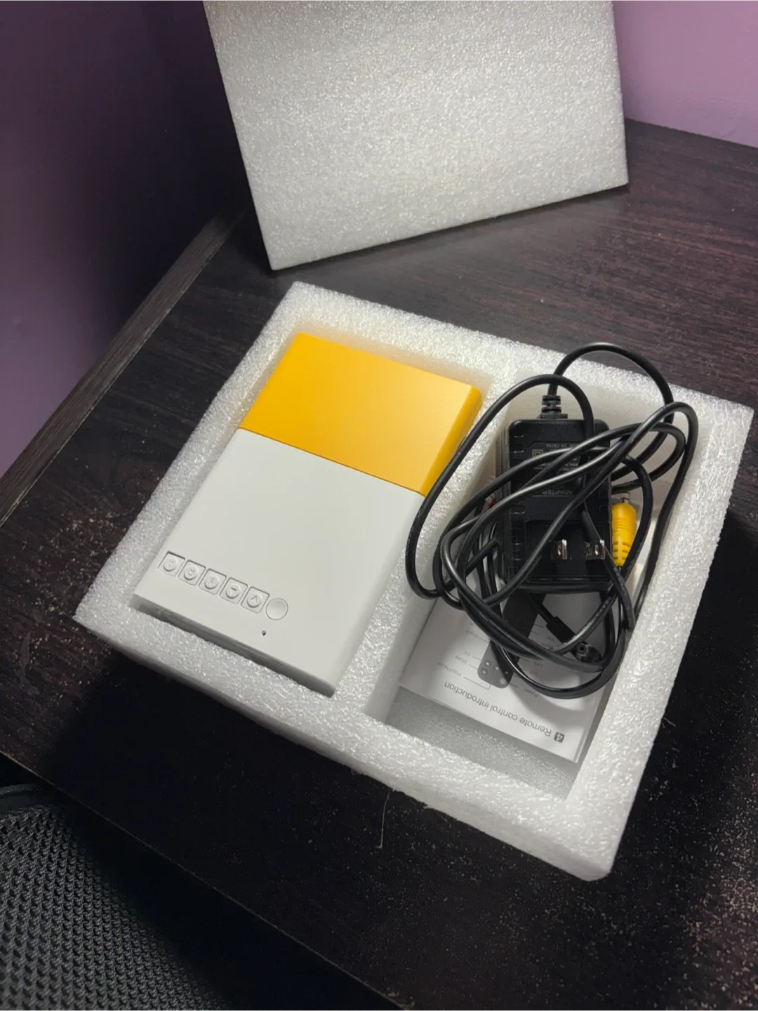 LED Projector - Yellow & White image indicator(3)