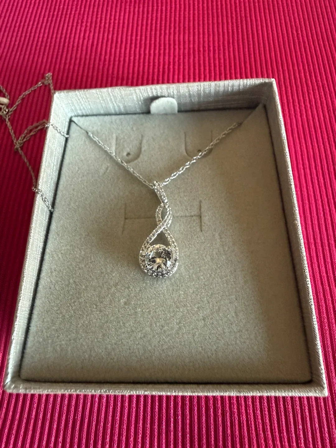 🎁 PEOPLES JEWELLERS Necklace- 🆕 99.00 price-tag attached! image indicator(5)