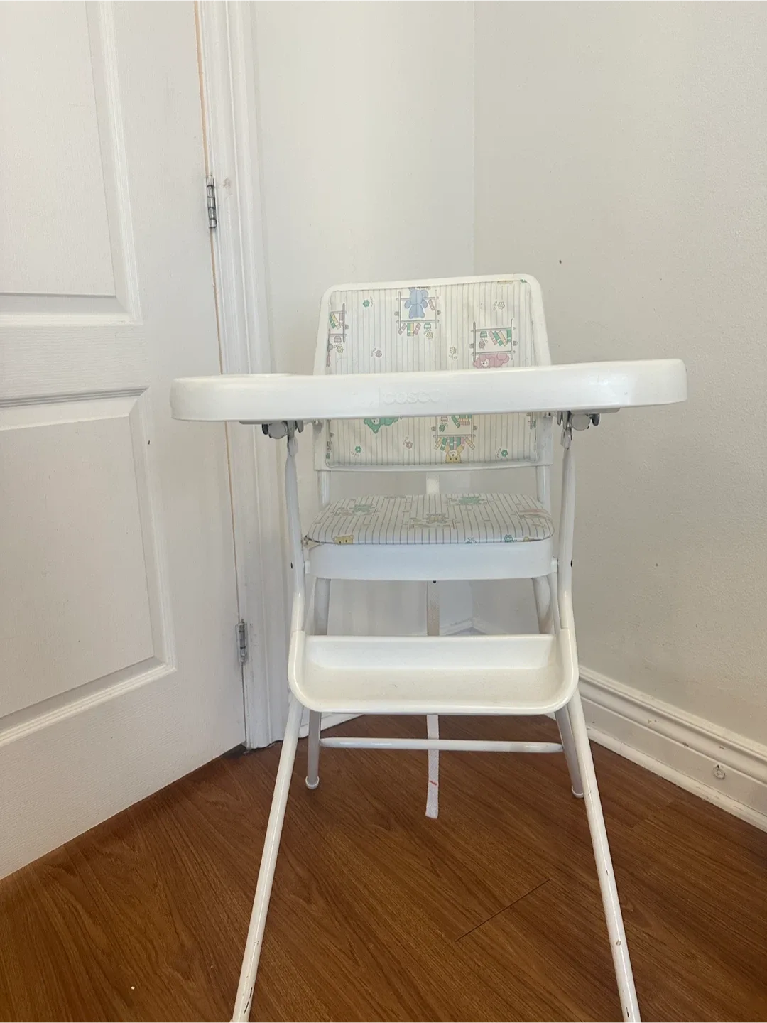 Cosco Vintage High Chair image indicator(2)