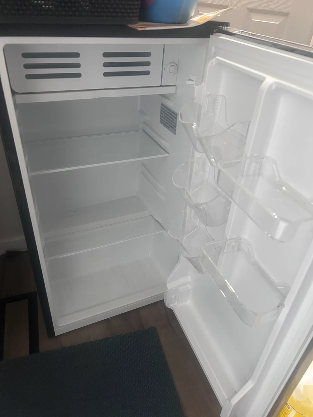Frigidaire 3.2 cu ft Compact Mini Fridge - Silver - photo 5