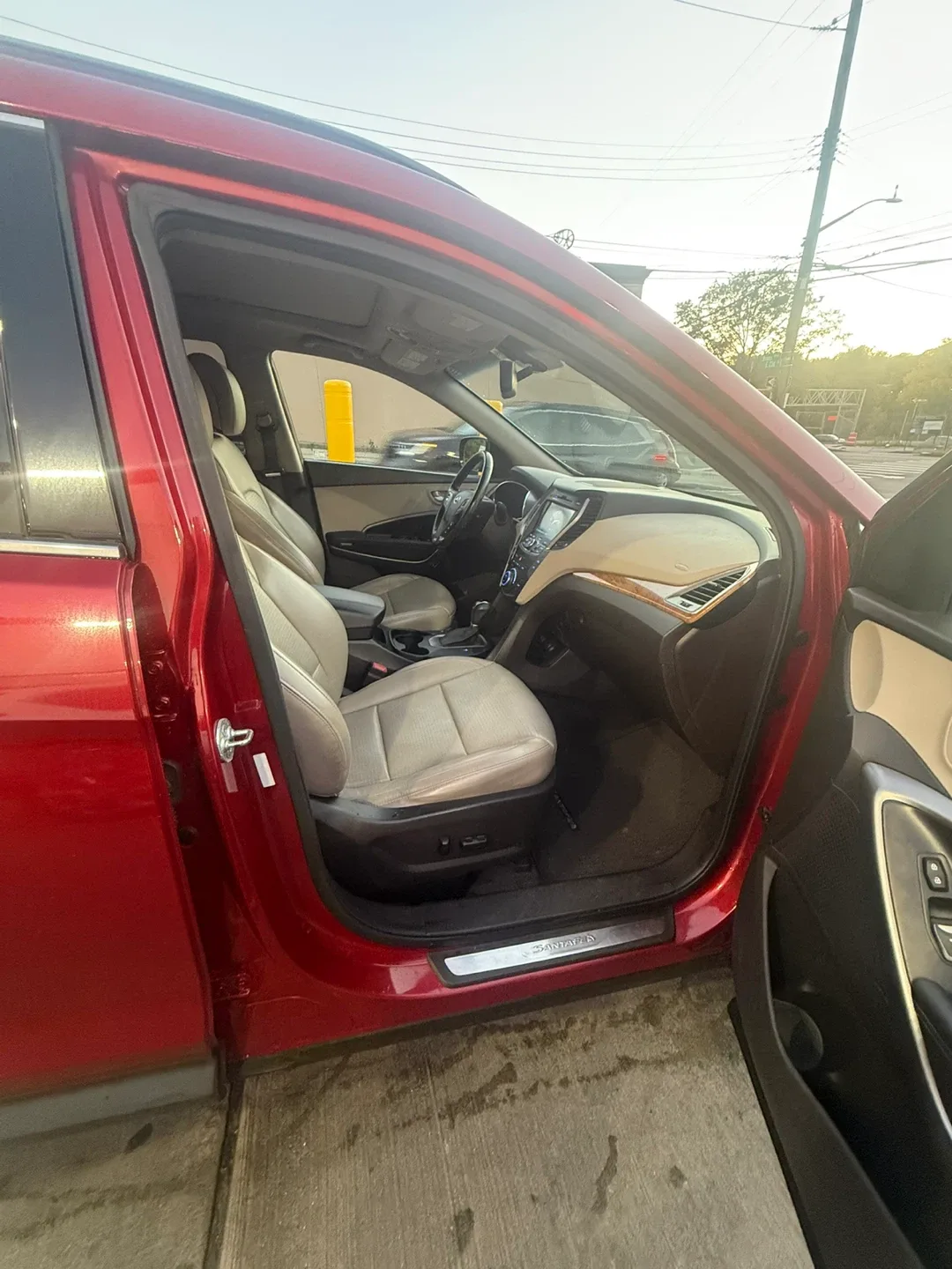 Hyundai Santa Fe SUV - Red 2014 image indicator(10)