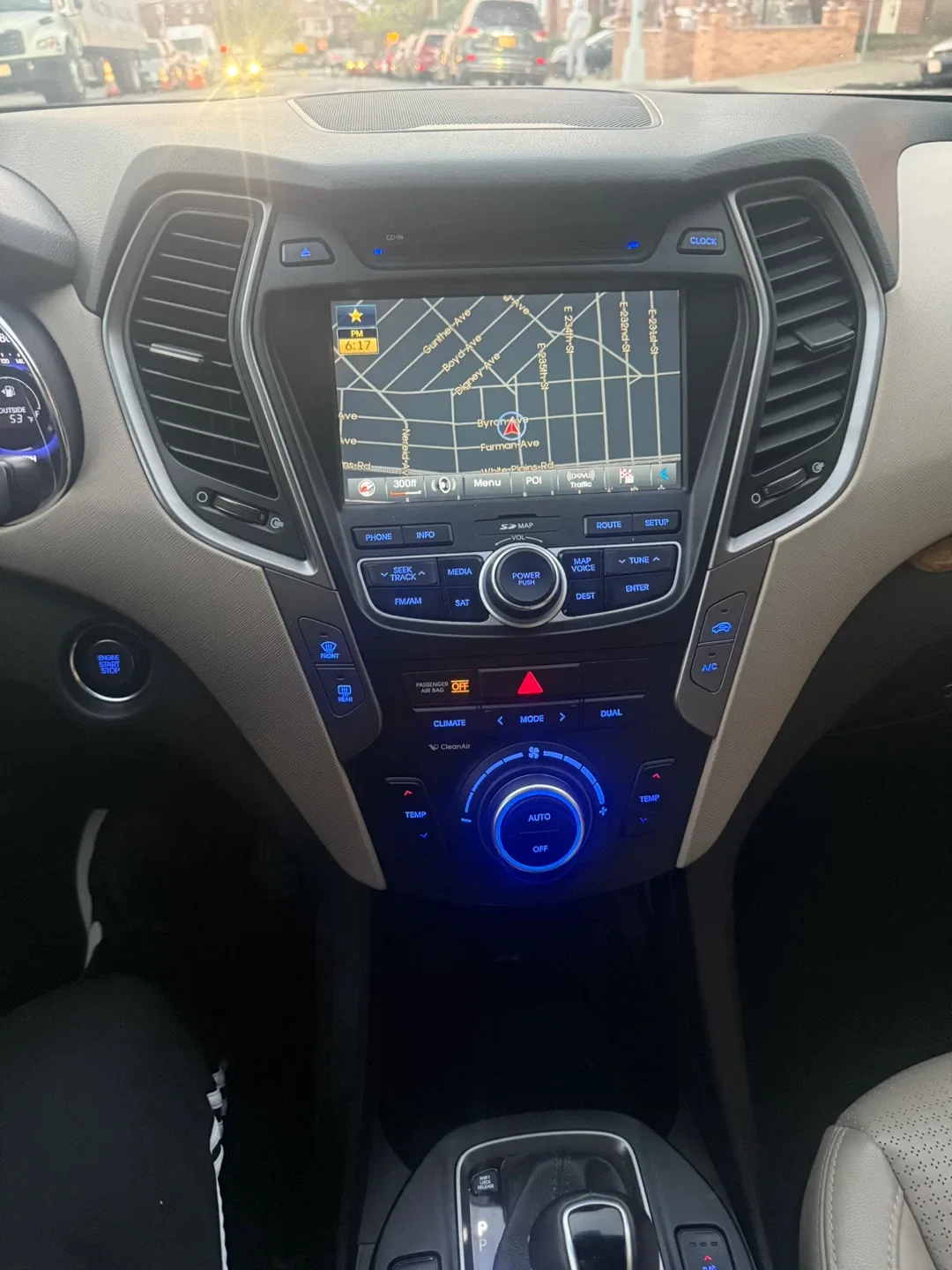 Hyundai Santa Fe SUV - Red 2014 image indicator(8)