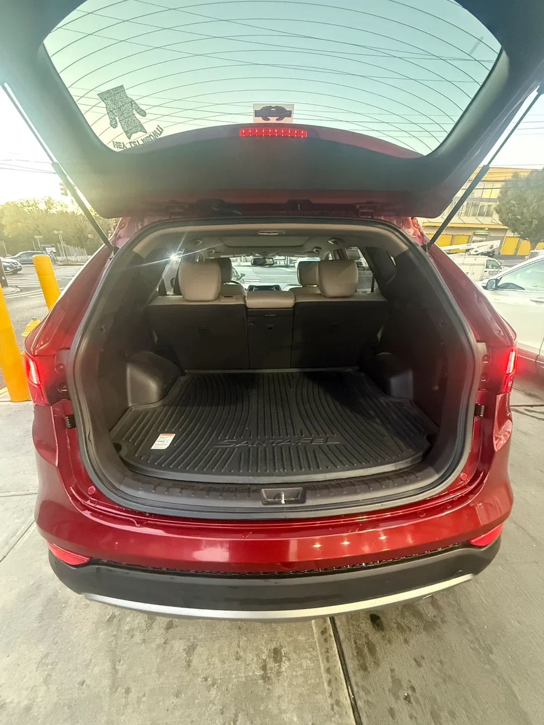 Hyundai Santa Fe SUV - Red 2014 image indicator(9)
