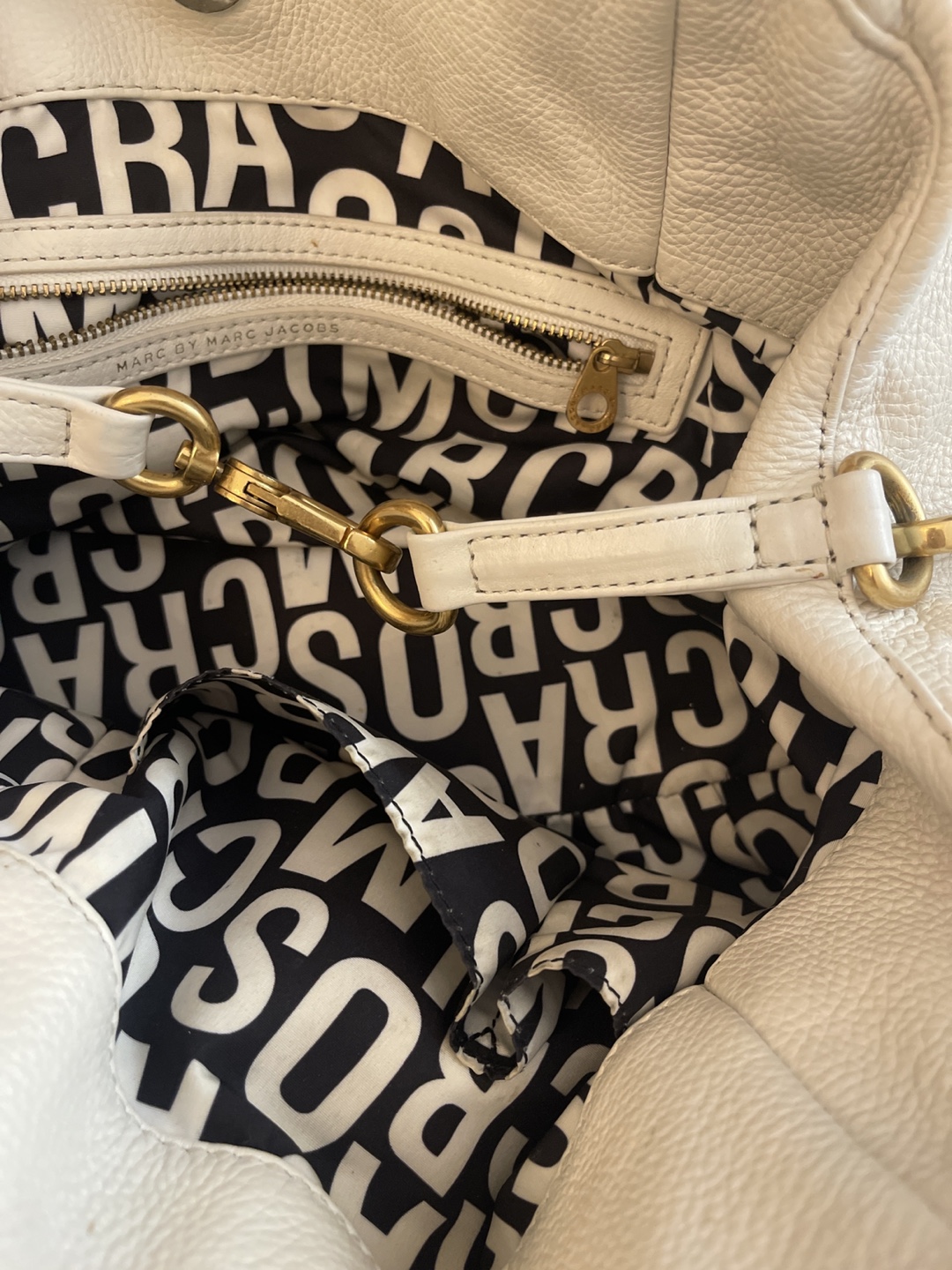 Marc by Marc Jacobs White Leather Handbag - photo 3
