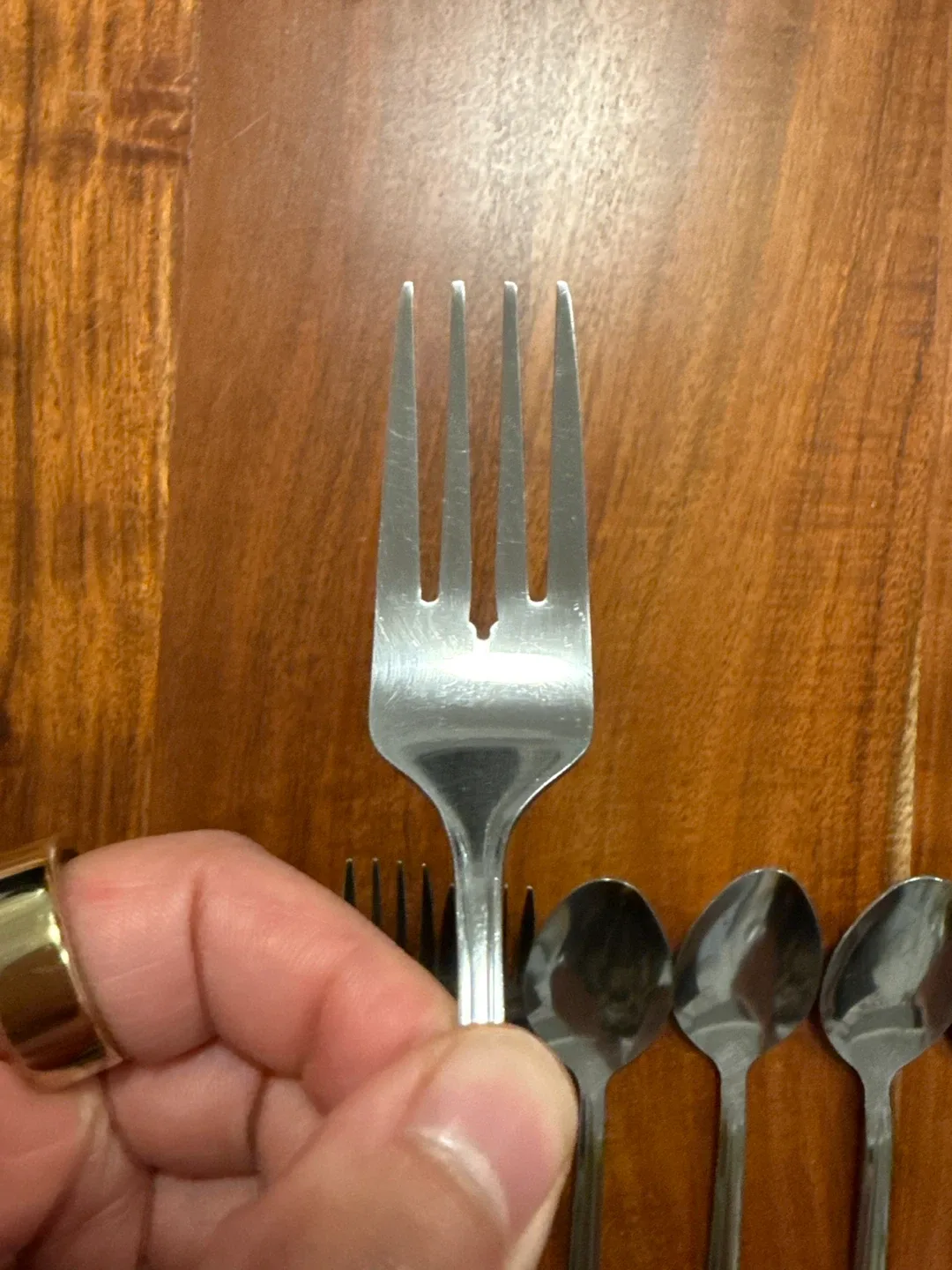 8 forks, 4 spoons image indicator(5)