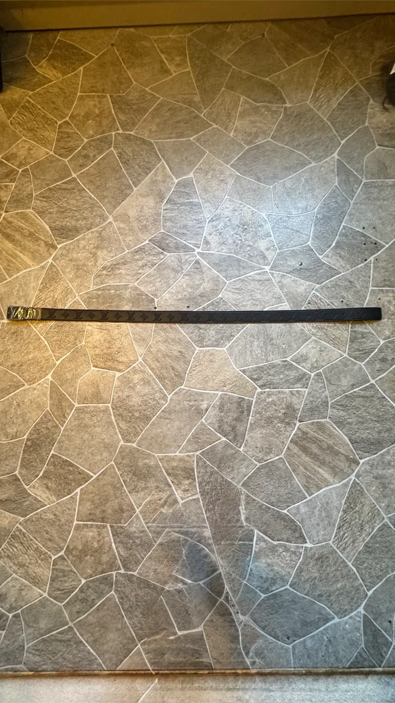 New Louis Vuitton Black Belt