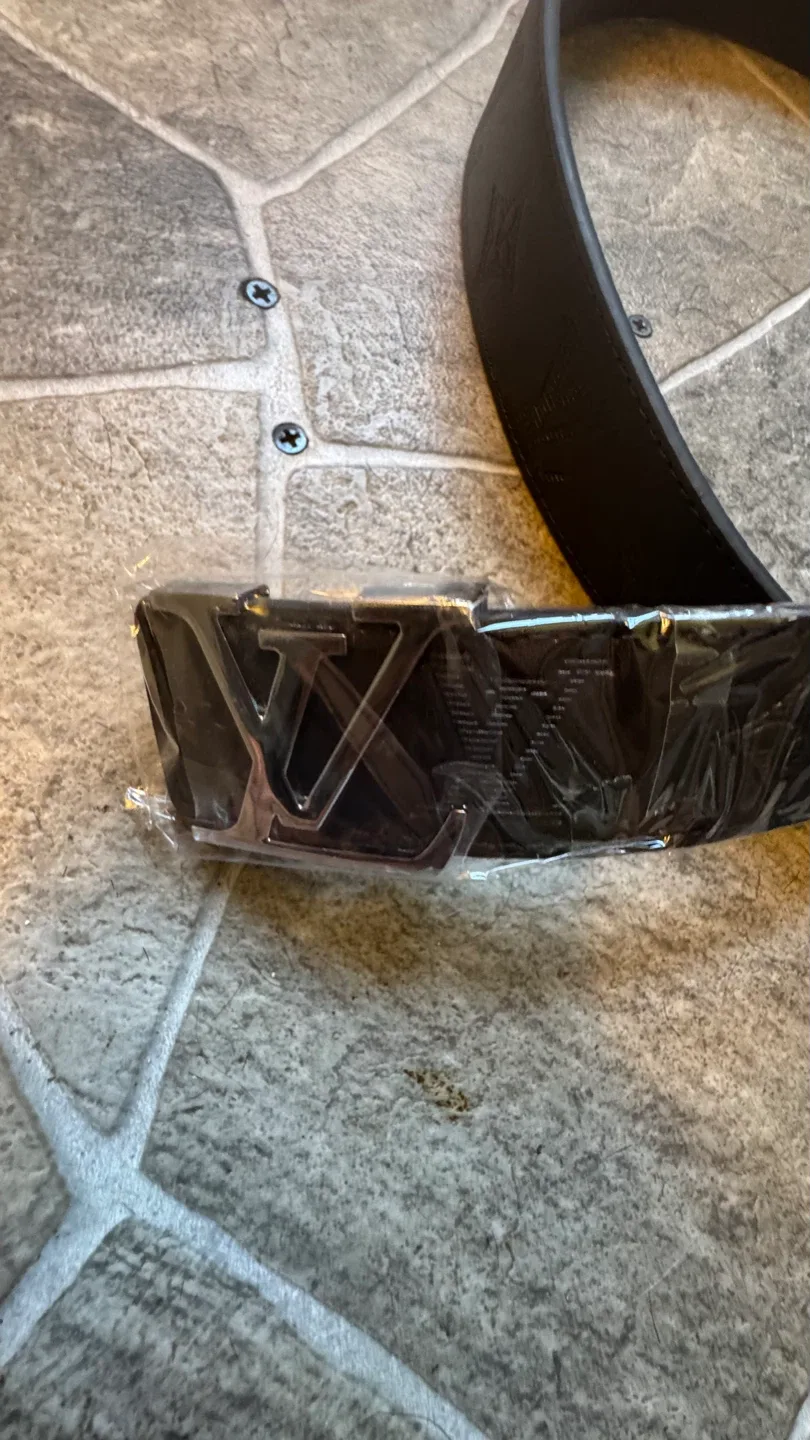 New Louis Vuitton Black Belt image indicator(2)