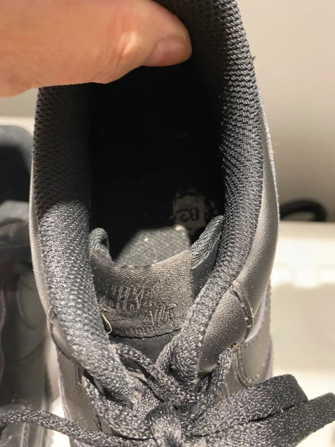 Nike Air Force 1 '07 Black, Size 8 image indicator(3)