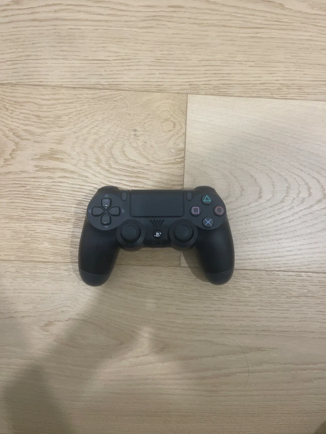 PlayStation 4 DualShock Controller - Black thumbnail