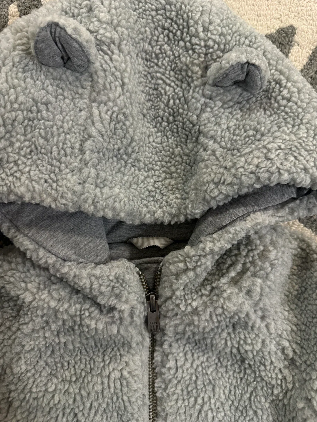Baby GAP Grey Sherpa Hoodie - Size 3 Toddler image indicator(2)