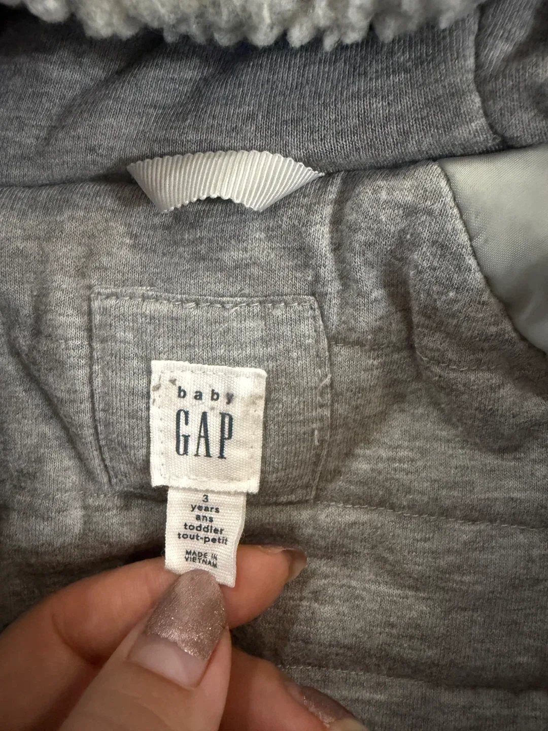 Baby GAP Grey Sherpa Hoodie - Size 3 Toddler image indicator(5)