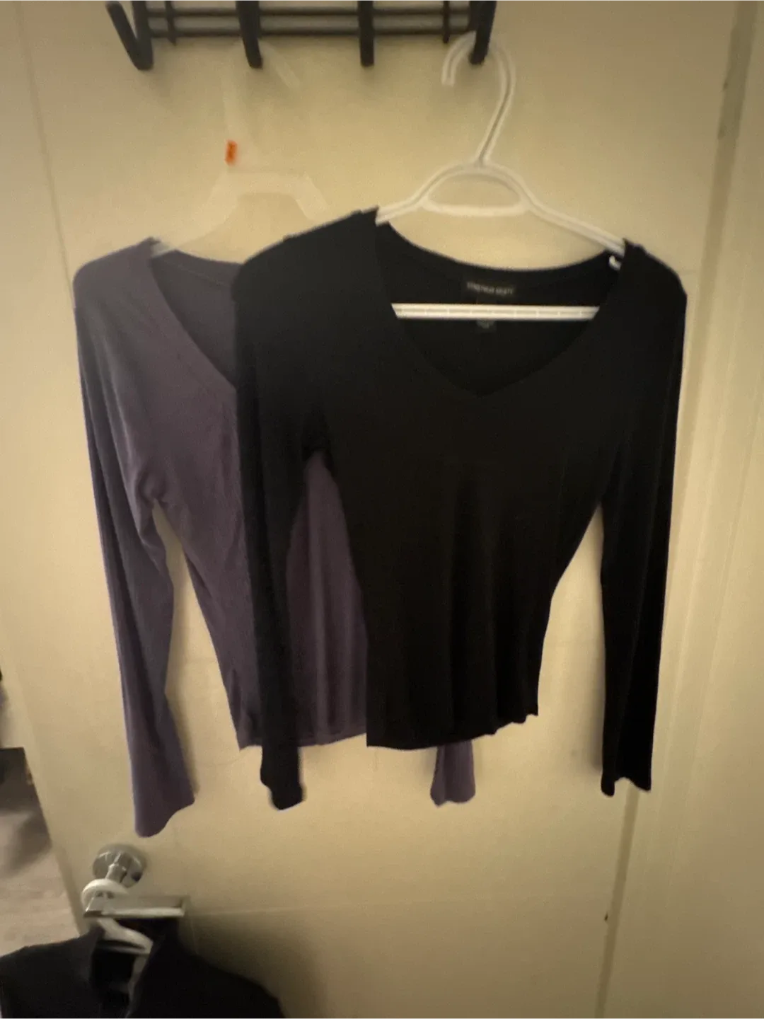 Long Sleeve Tops thumbnail