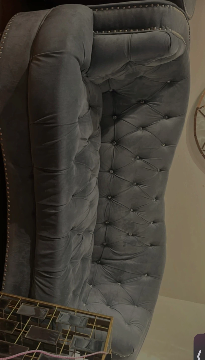 2pices Grey Tufted Velvet Sofa - photo 5