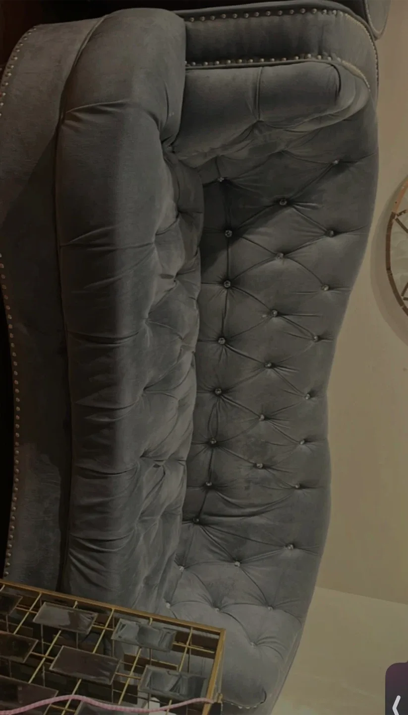 2pices Grey Tufted Velvet Sofa image indicator(5)