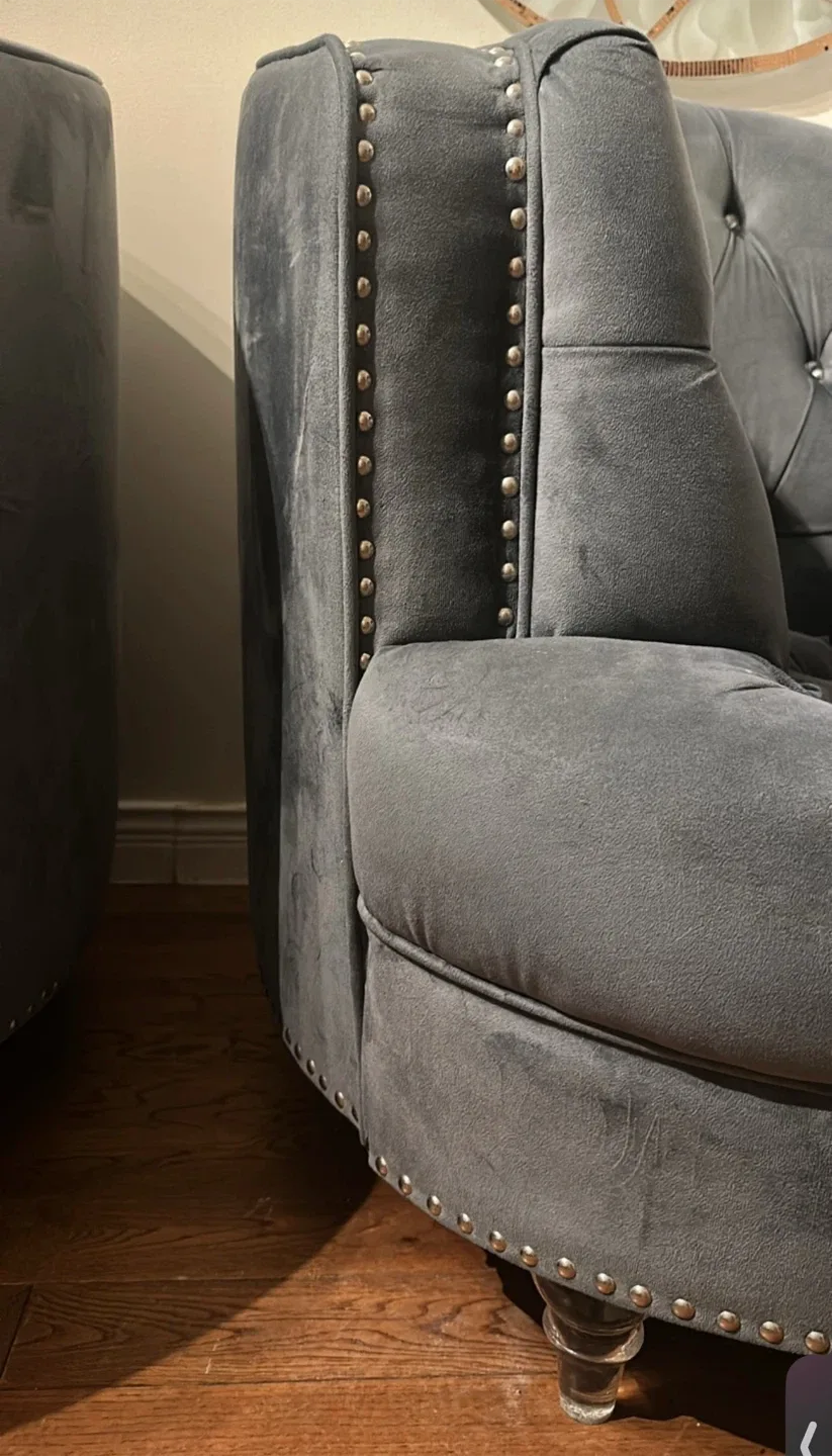 2pices Grey Tufted Velvet Sofa image indicator(6)