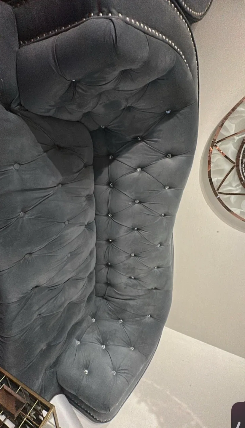 2pices Grey Tufted Velvet Sofa image indicator(3)