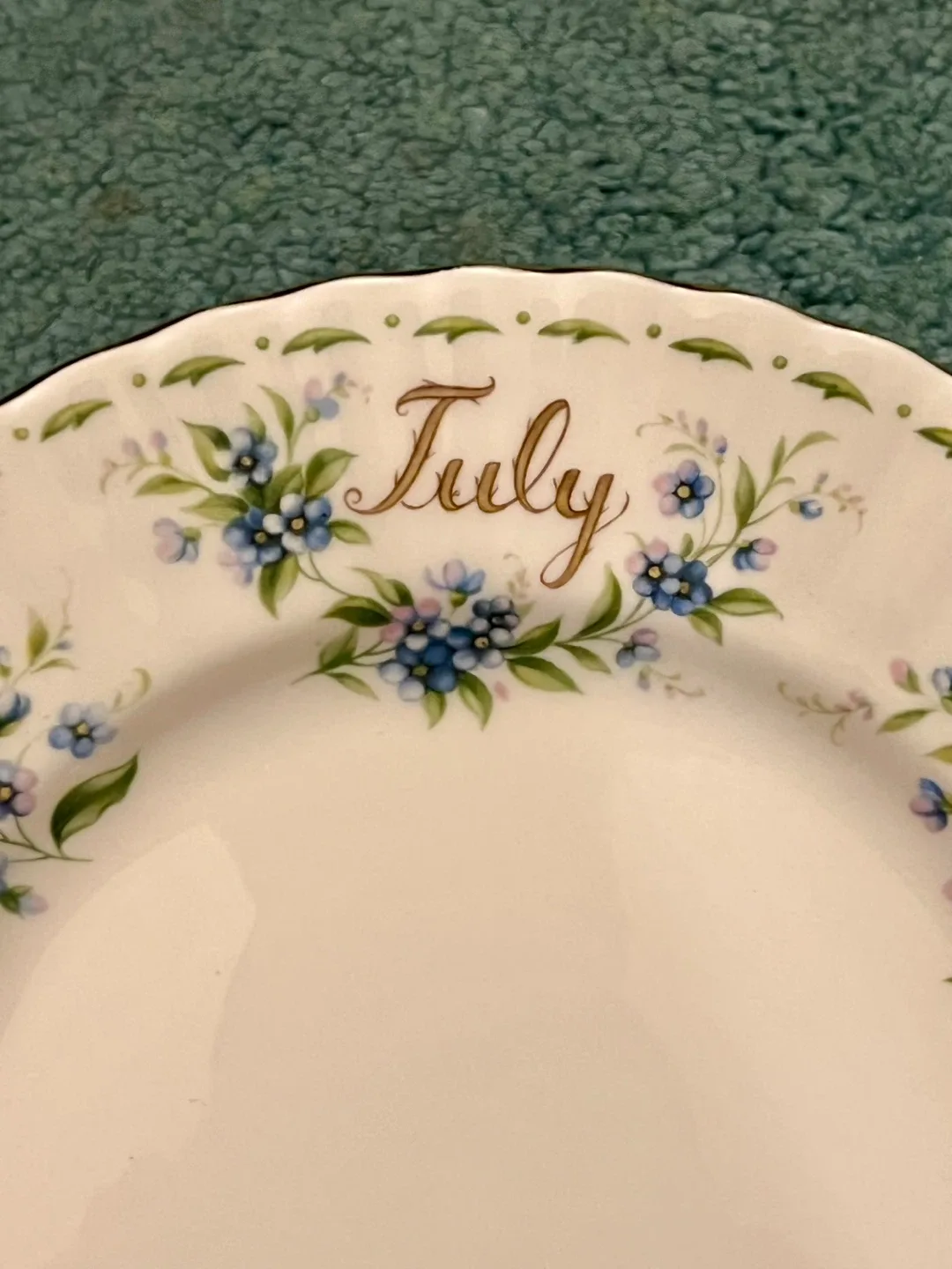 Vintage Royal Albert July Plate - Flower of the Month Series image indicator(2)