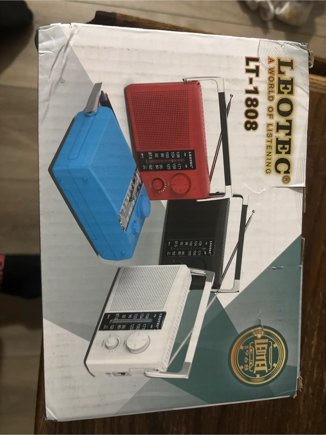 LEOTEC LT-1808 Radio - Like New!
