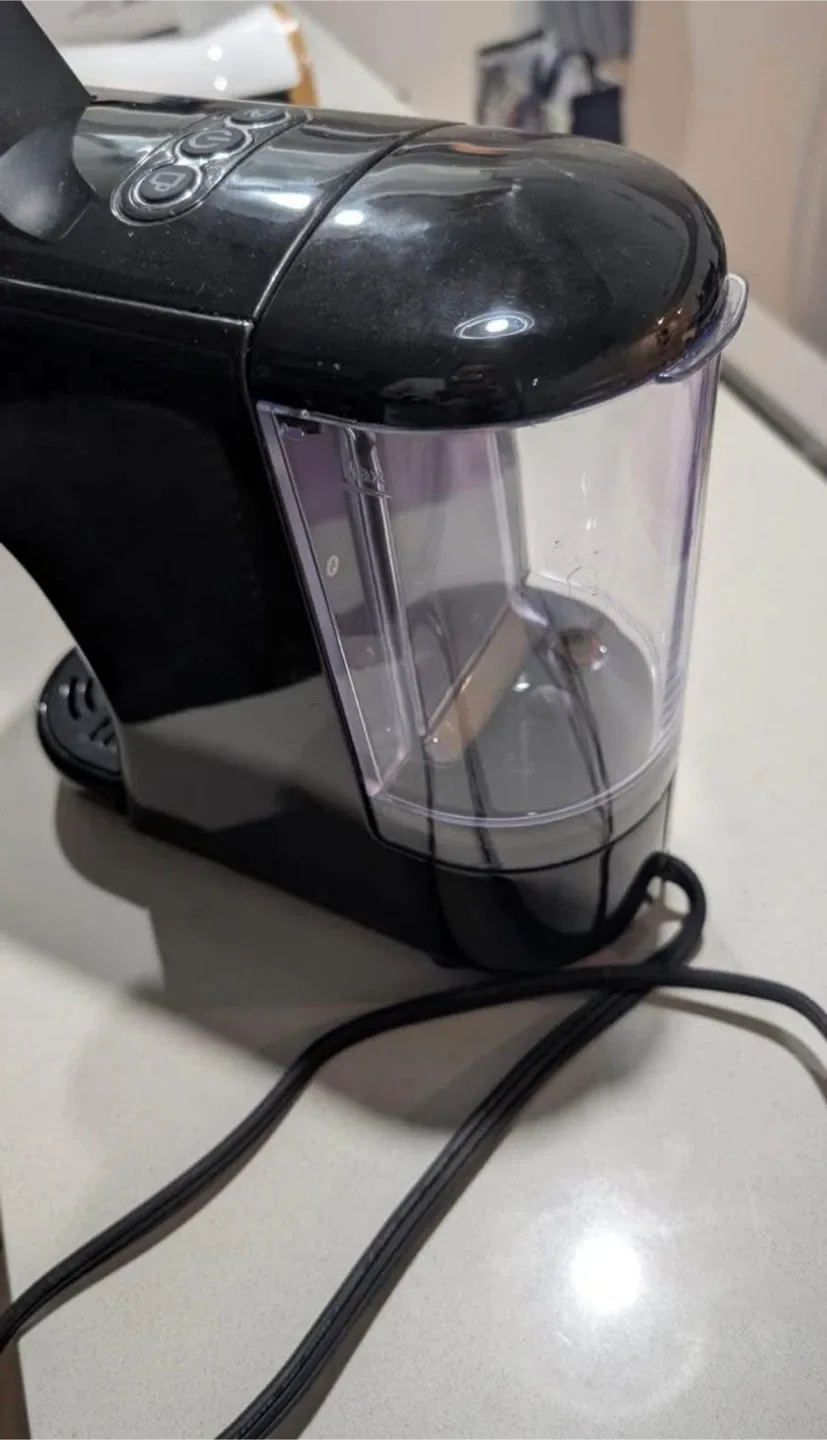 Frigidaire ECMN103-Black Multi-Capsules Espresso Maker image indicator(2)