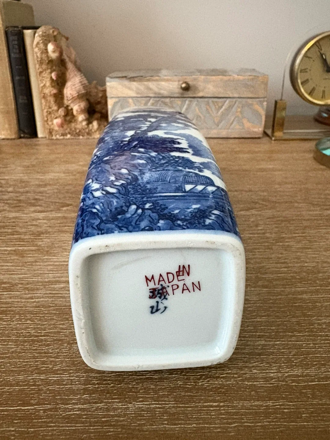 Vintage Made in Japan Blue & White Vase image indicator(5)