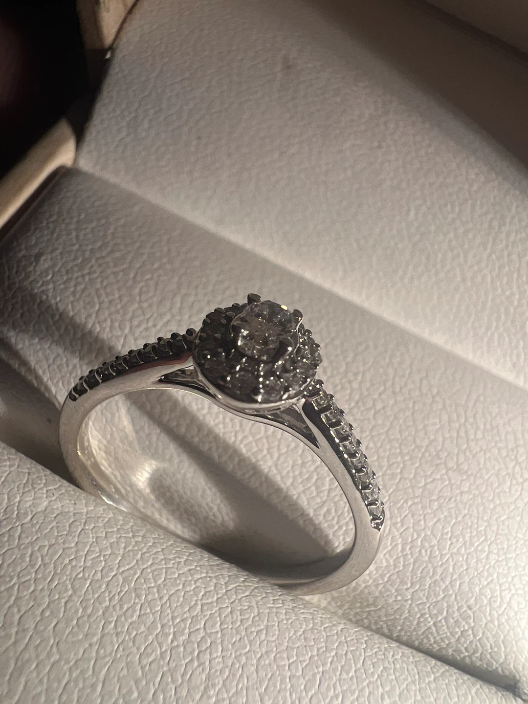 10 k Diamond Halo Ring - photo 4