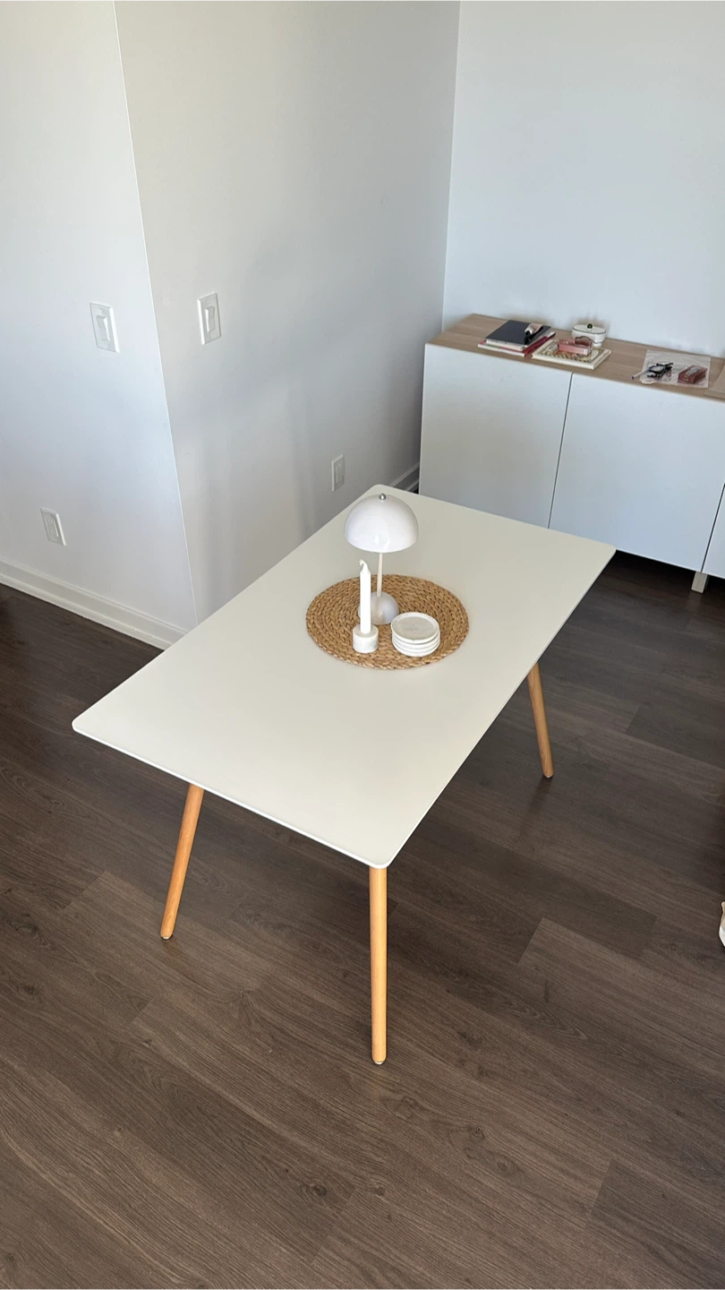 White Dinning Table - Streicher 27.51"