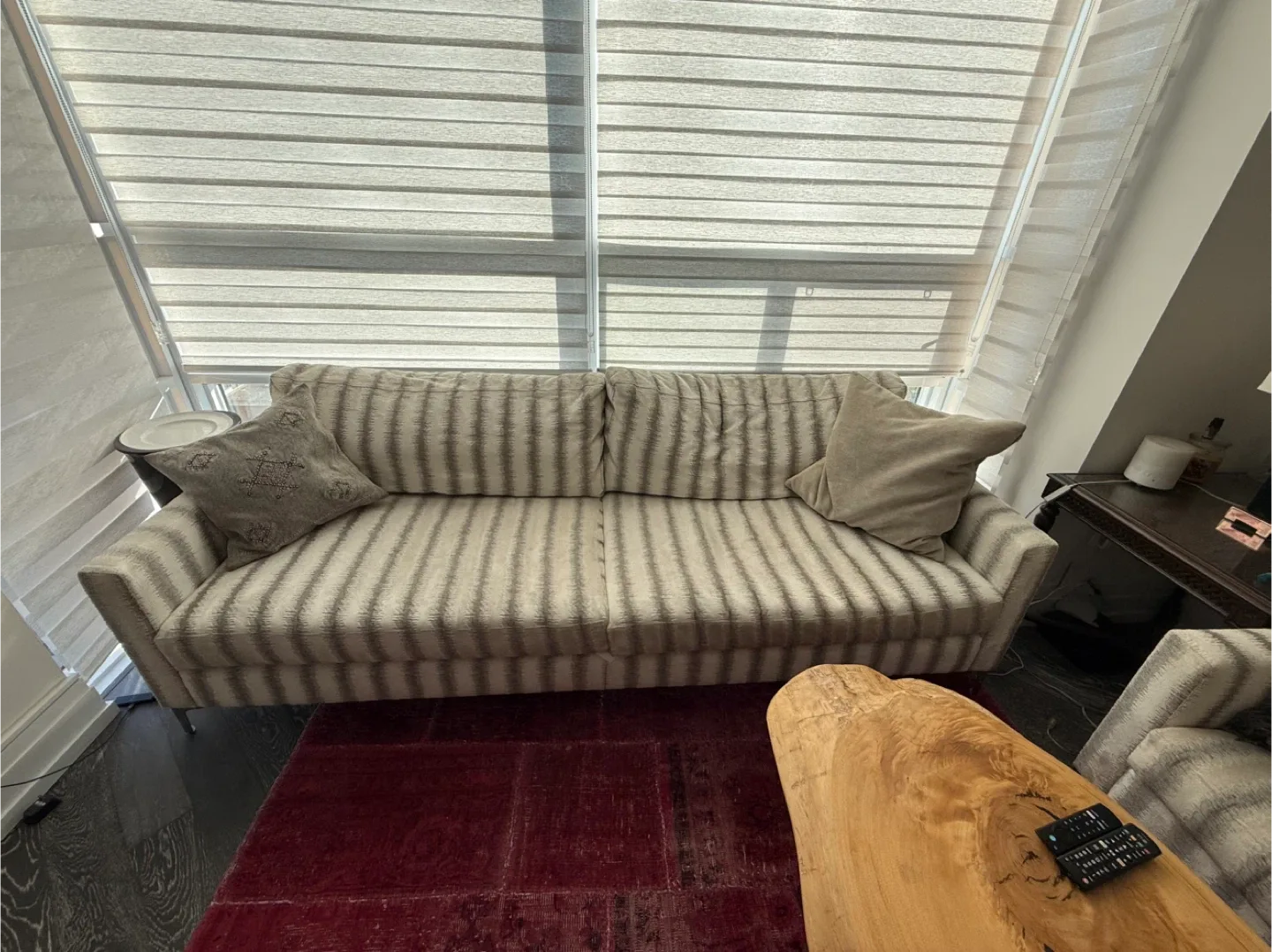 Striped Sofa with Pillows image indicator(2)