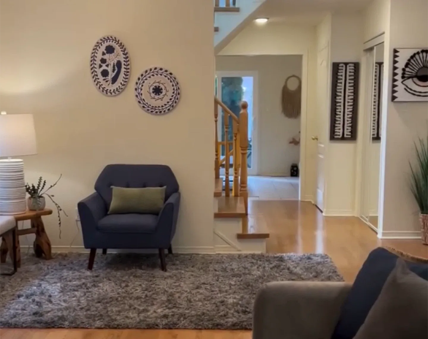 Safavieh Isaac Mizrahi Shag Collection Carpet - 6'7"x9'6" image indicator(3)