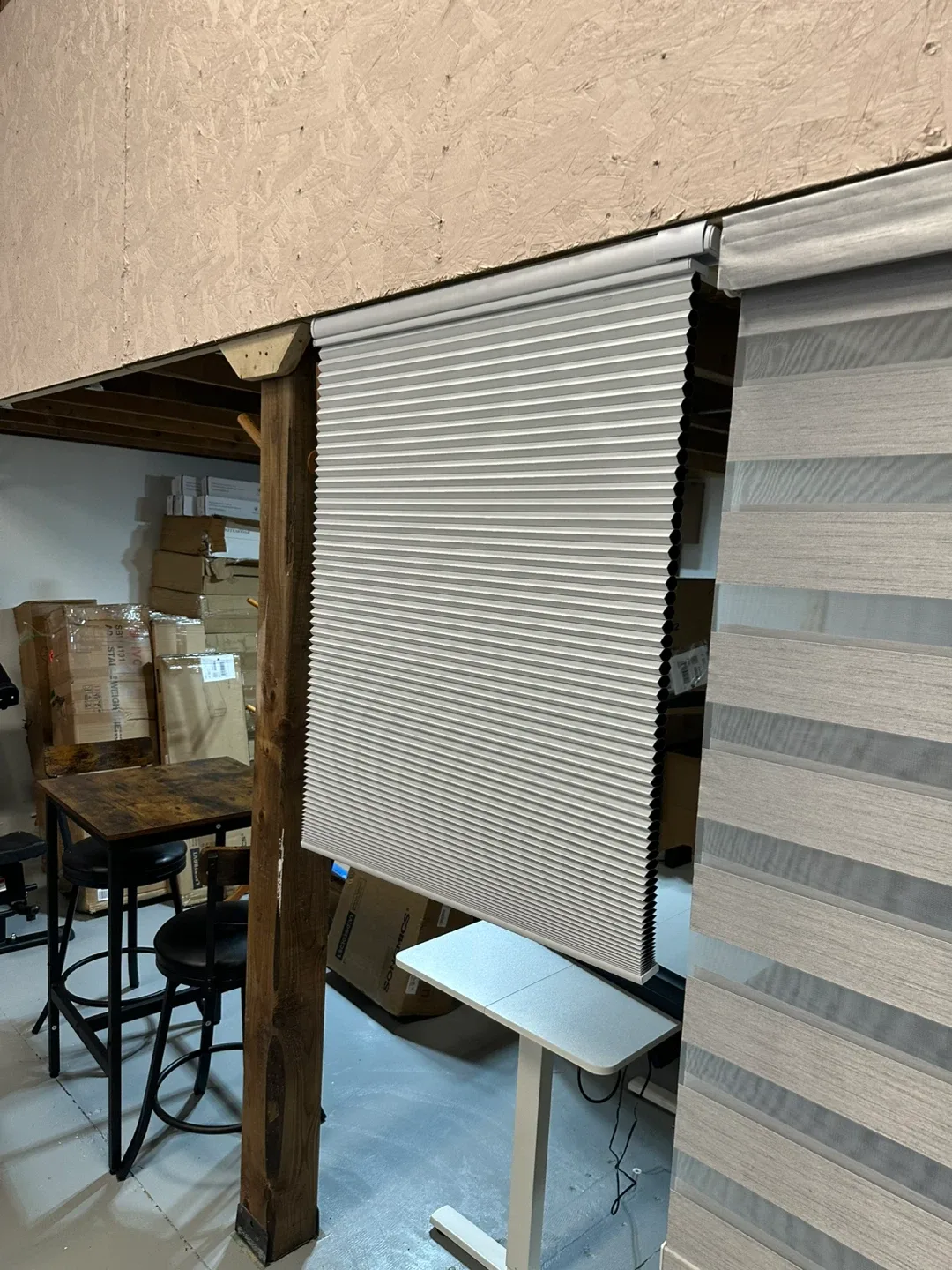 Assorted Window Blinds image indicator(2)