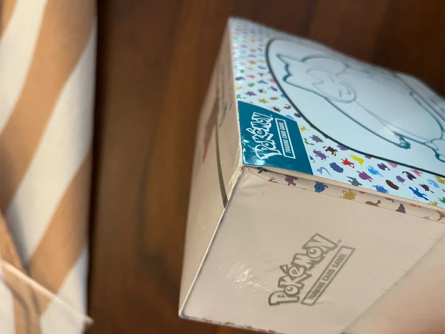 Scarlet & Violet 151 Pokemon Center Elite Trainer Box image indicator(2)