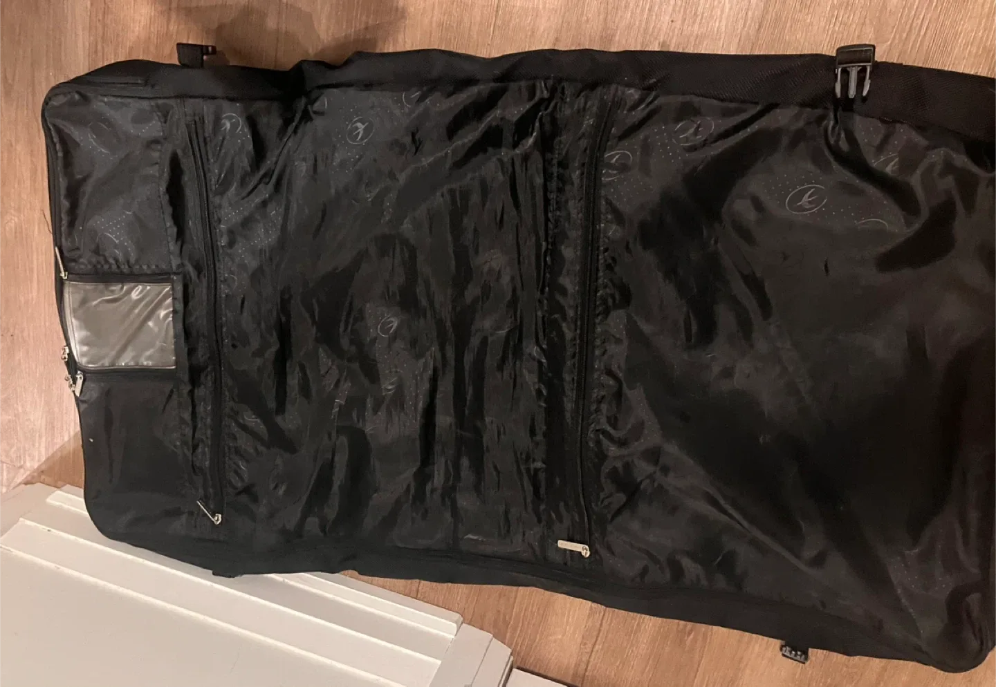 Black Garment Bag image indicator(2)
