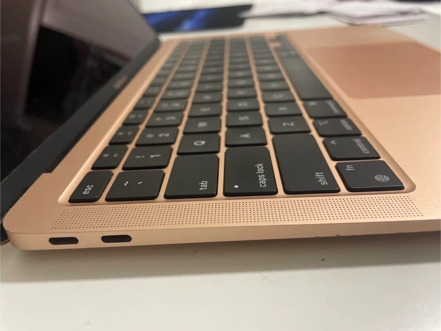 Apple MacBook Air - Broken Screen image indicator(5)