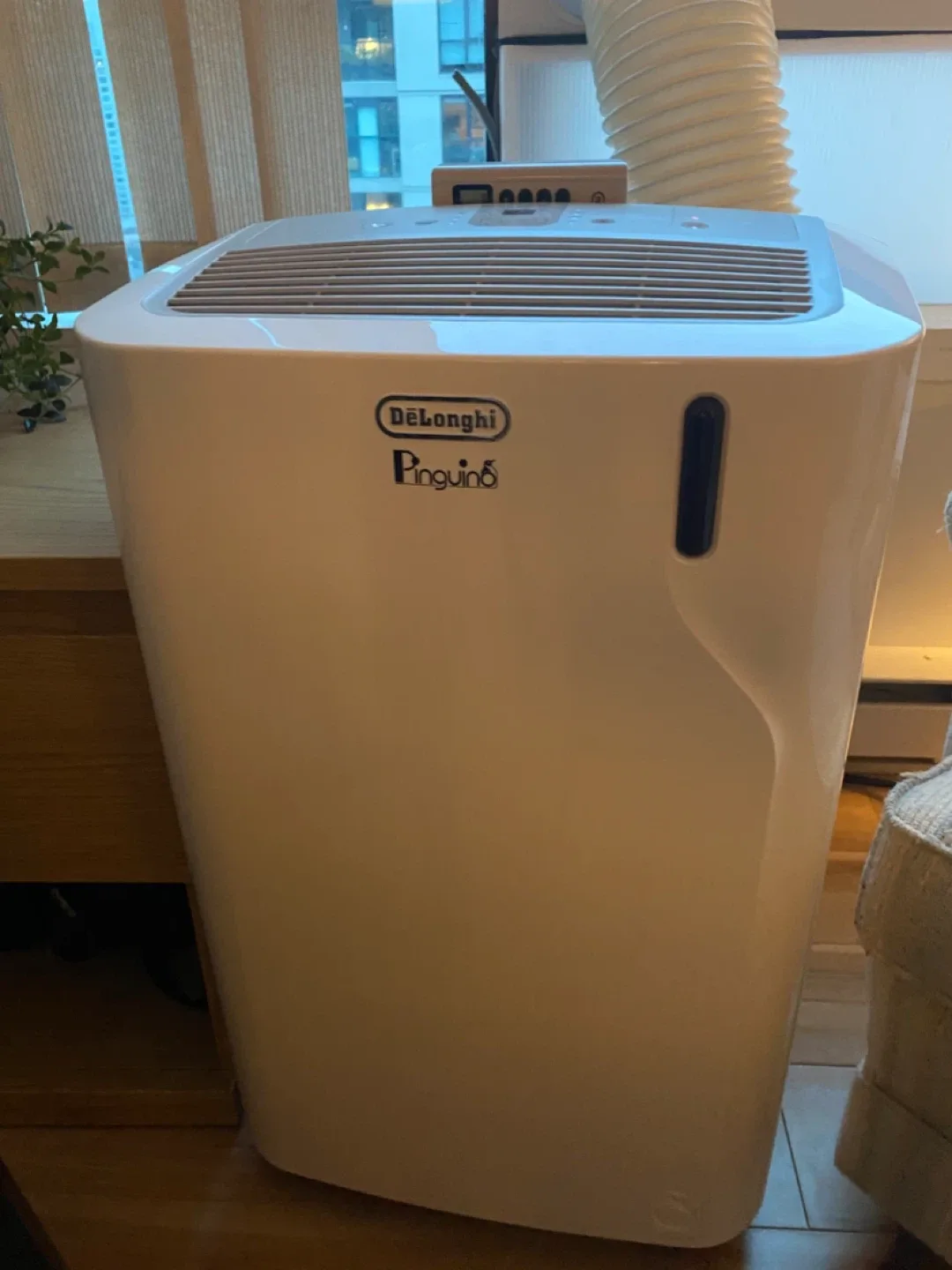 DeLonghi Pinguino Portable Air Conditioner thumbnail