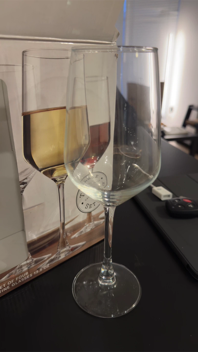2 Wine Glasses - photo 2