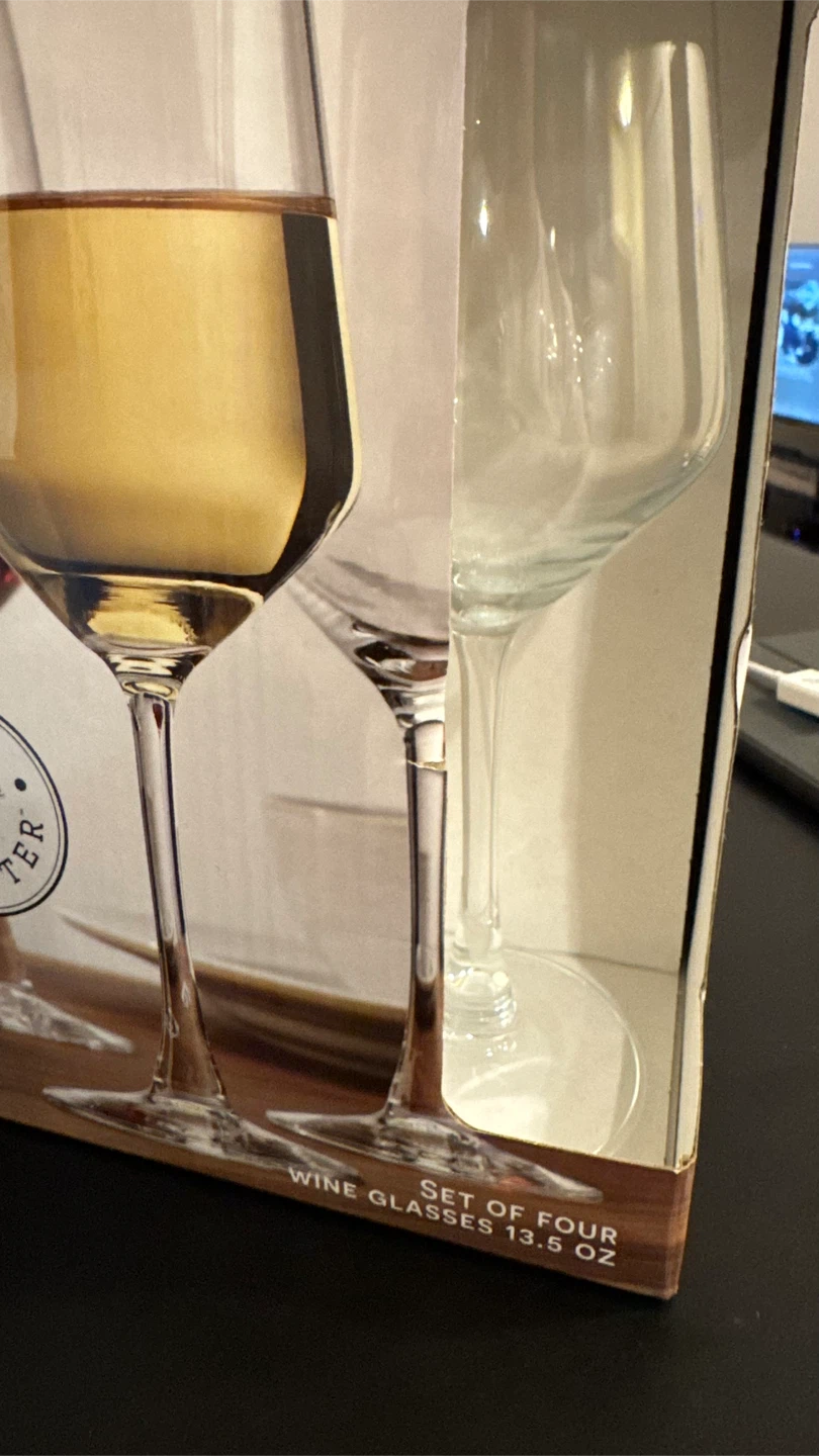2 Wine Glasses