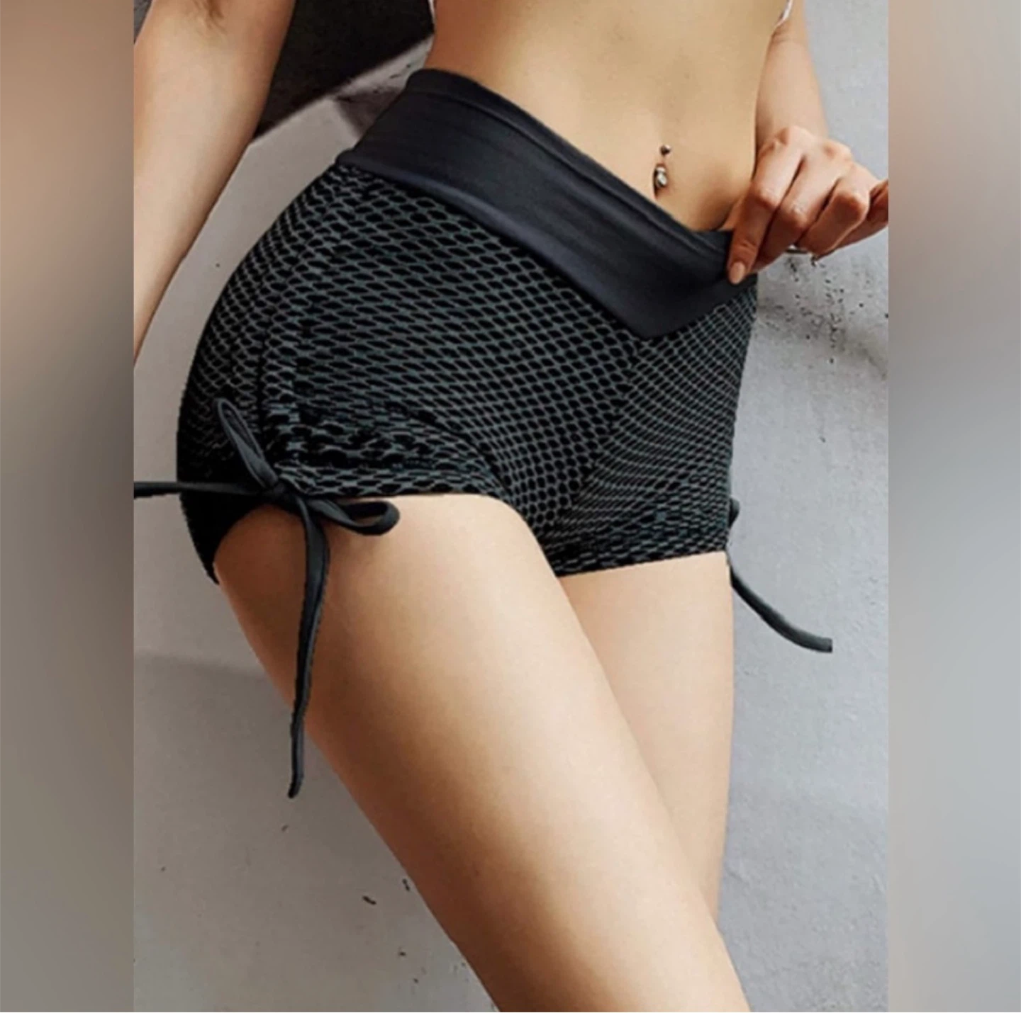 Scrunch Booty Shorts Size Medium - photo 4