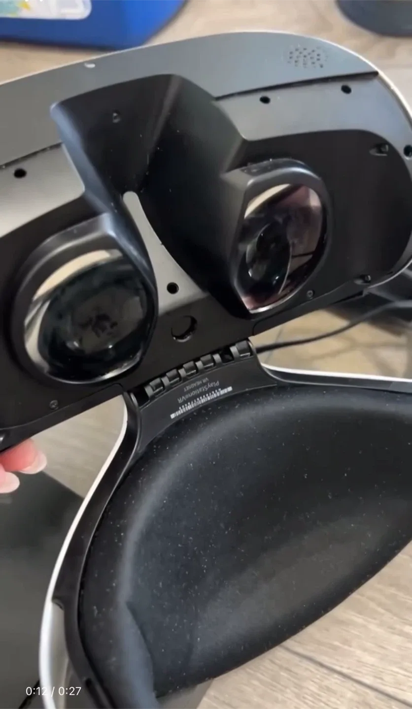 $200 - Sony Playstation PS VR Full Kit image indicator(5)