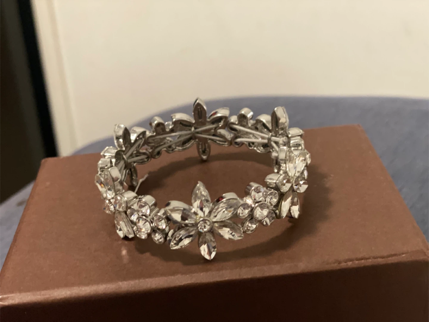 New Silver Tone  Flower Stretch Bracelet - photo 2