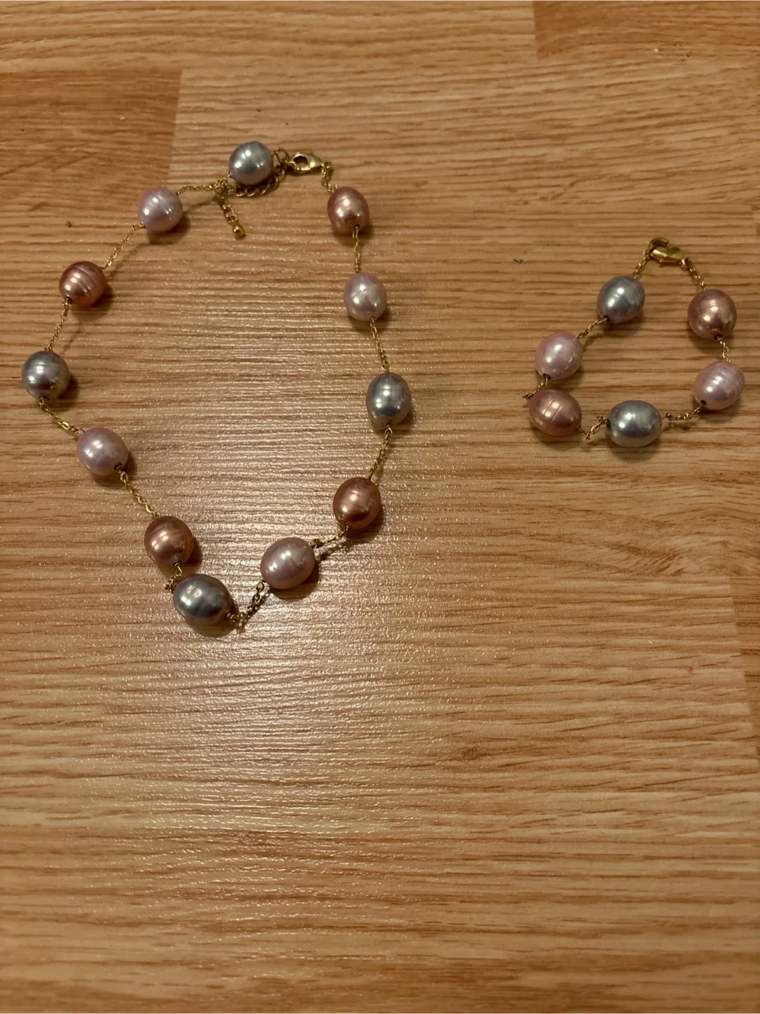 Pearl Necklace and Bracelet Set thumbnail