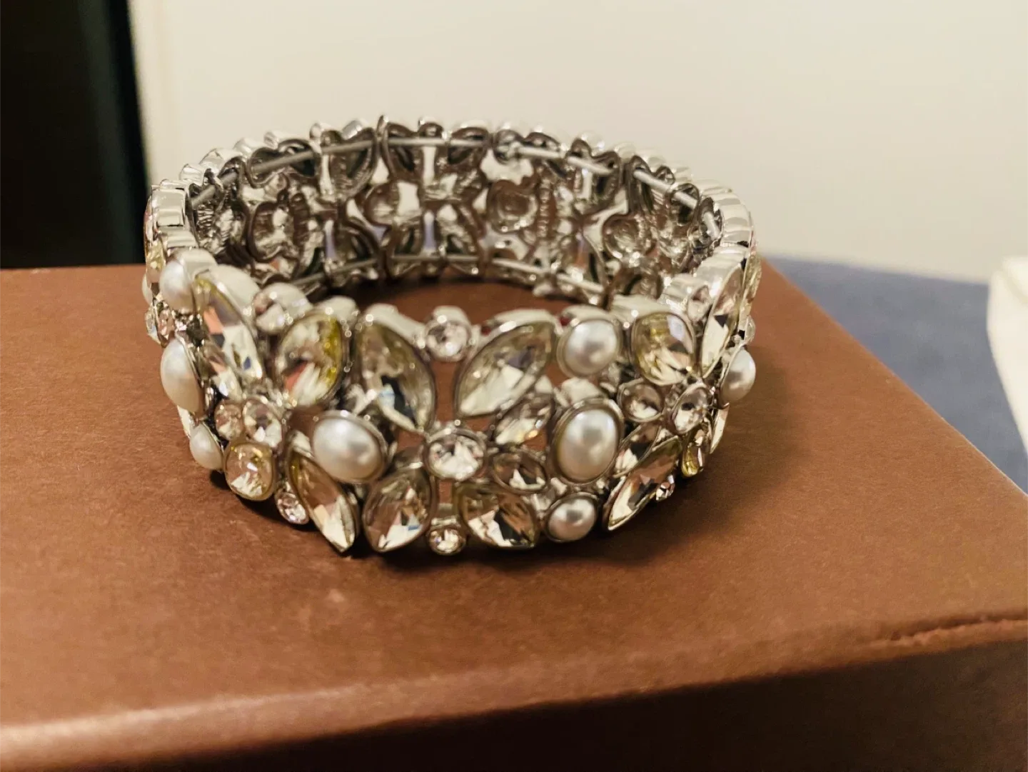 New Rhinestone and Pearl Stretch Bracelet thumbnail