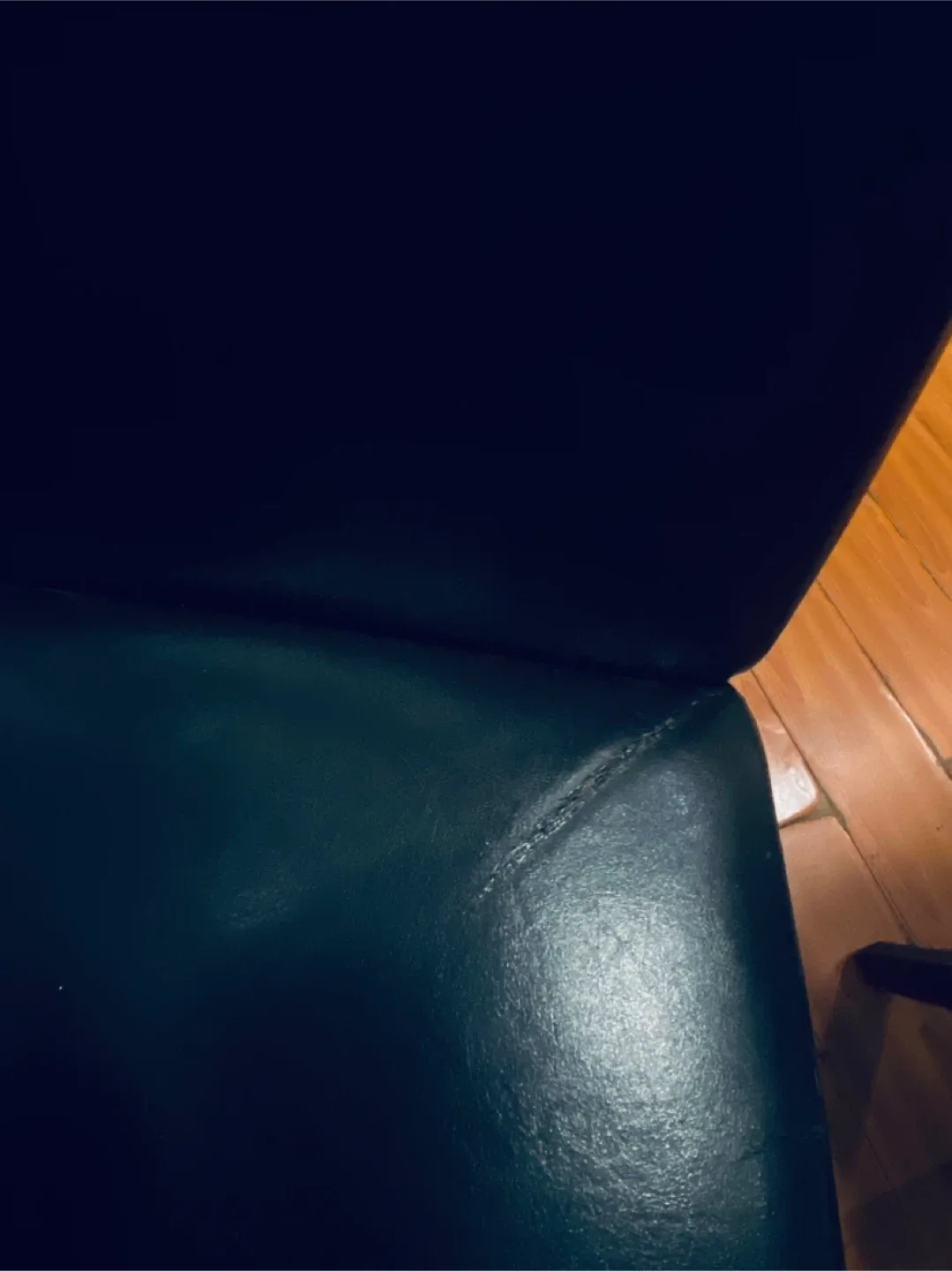 Glass Dining Table with 6 Black Leather Chairs image indicator(4)