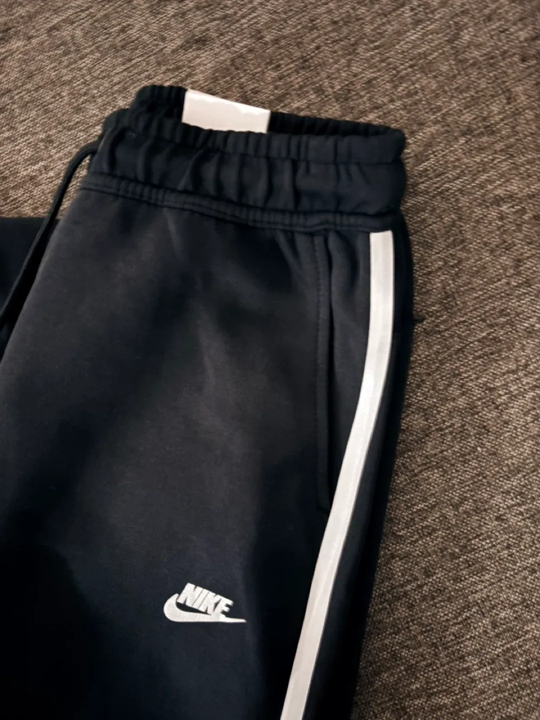 Reflective Nike tech size small men’s image indicator(2)