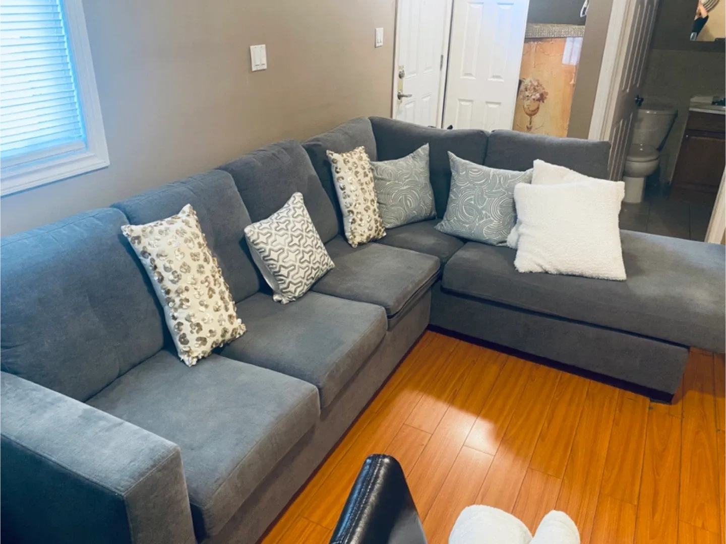 Grey Sectional Sofa image indicator(3)