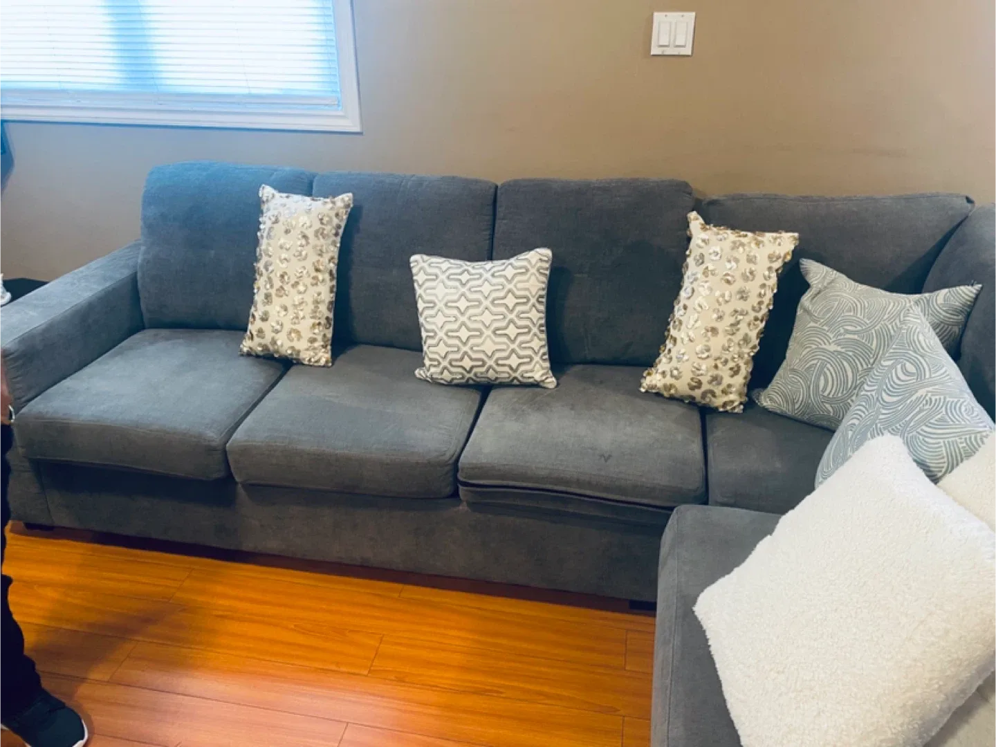 Grey Sectional Sofa image indicator(2)